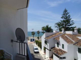 Modern Apartment: Sought After Location