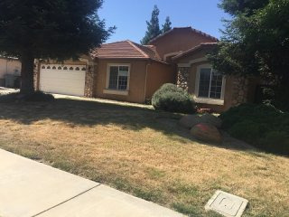 2542 Mary Ave E Visalia, CA, 93292..