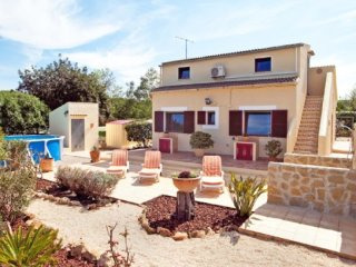 Petit Country House On A Flat Plot In..