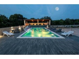 Vinišče, Trogir, kuća 470 m2 sa 6 apartmana