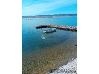 Starigrad, Seline, građevinsko zemljište 3720 m2 s objektom..
