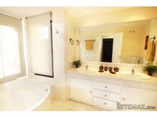Stunning el Campanario garden apartment newly re decorated..