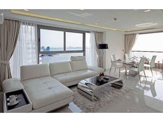 Wong Amat Tower Condo for Sale..