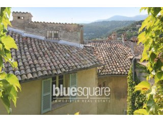 APPARTMENT WITH A VIEW IN ST PAUL DE..