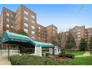 2 bedroom Commercial Property For Sale:..