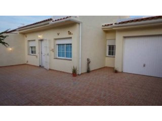 2 Bedroom 1 Bathroom Bungalow In..