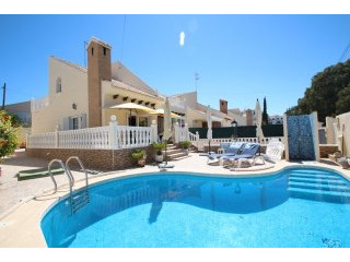 4 Bedrooms - Villa - Alicante - For Sale