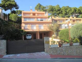 DUPLEX WITH WONDERFUL SEA VIEWS NEXT TO..