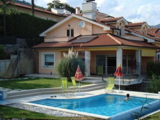 LOVRAN, Kuća 150m od mora