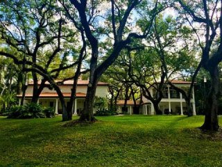 6 bedroom House For Sale: 10100..