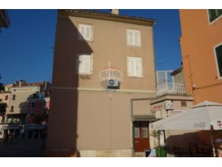 ROVINJ,CENTAR-KUĆA ZADNJA U NIZU