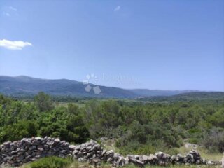 OTOK HVAR - poljoprivredno zemljište na prodaju - PRILIKA
