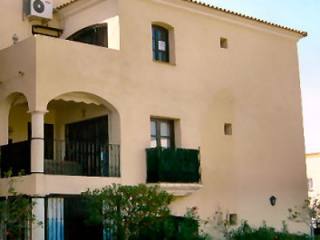 Penthouse - top floor with communal..