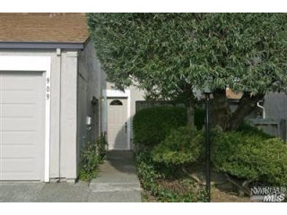 3 bedroom House Share For Sale: 909..