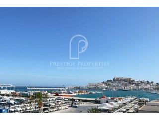 Beautiful penthouse on the seafront of..