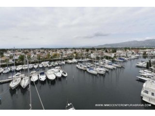 EMPURIABRAVA: Magnificent studio with..