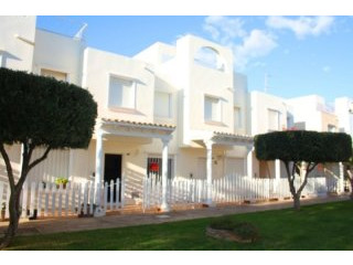 Town House / Village House in Vera