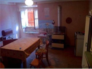 Vodnjan-Kuća u nizu s mnogo prostora i mogučnosti