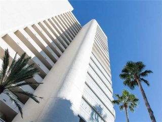 2 bedroom Flat For Sale: 5051 N Highway..