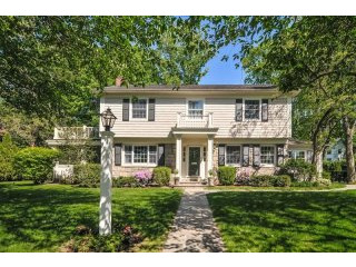 5 bedroom House For Sale: 39 Stonehouse..