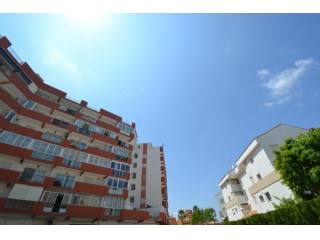 Bargain 3 Bedroom Apartment Sea Views..