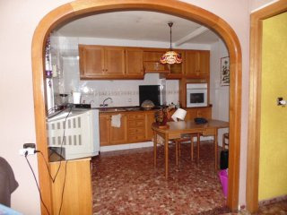 3 bedroom, 2 bathroom Apartment, (build..