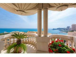 A beautiful 4 bed apartment located..