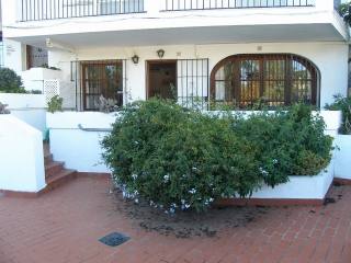 Apartment - A SPACIOUS CORNER END..