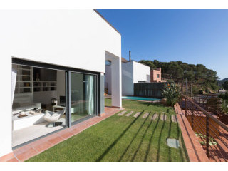 Avant-garde semi-detached villa, for..