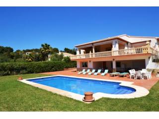 5 Bedroom 3 Bathroom Lovely Family..