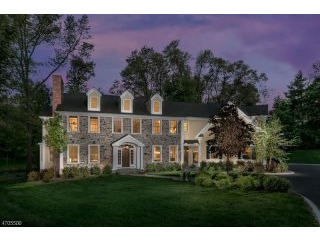 5 bedroom Detached House For Sale: 11..