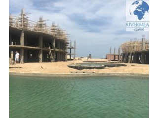 Pool View One Bedroom Apartment Near El..