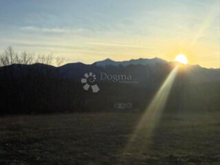 LOVINAC ZEMLJIŠTE S POGLEDOM NA VELEBIT I ZIR 5280 M2