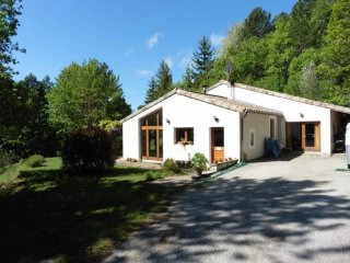 Pretty Villa Close To The Village With..