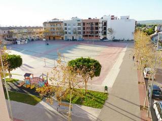 2 BED APARTMENT WITH COMMUNAL POOL