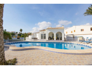 5 Bedrooms - Villa - Alicante - For Sale