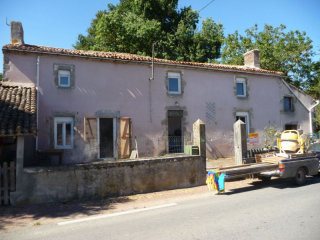 House to Renovate with Courtyard