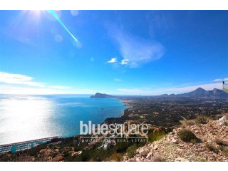Exceptional Plot with Sea Views in..
