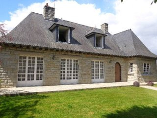 6 Bedroom Quality Detached House