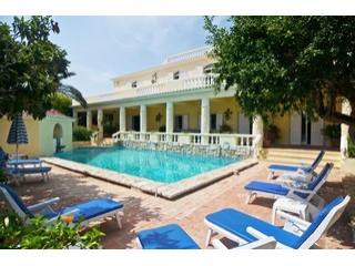 Beautiful and Private 6 Bedroom..