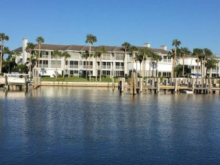 3 bedroom Flat For Sale: 1903 Bay Road..