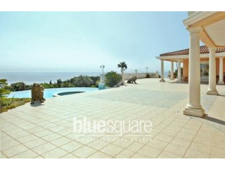 Saint-Aygulf, incredible 800 m2 palace..