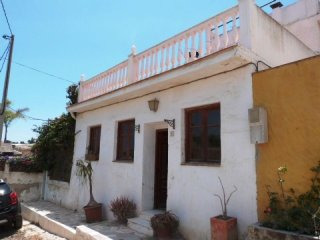 4 bedroom, 1 bathroom Finca/Country..