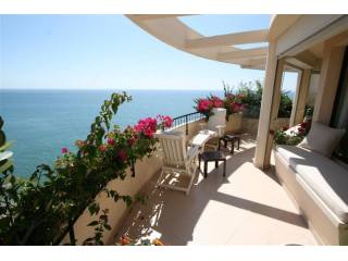 Apartment - Magnificent frontline beach..