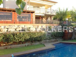 House with magnificent porch Barcelona..