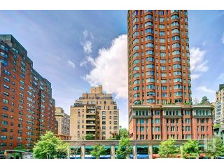 3 bedroom Apartment For Sale: 201 EAST..