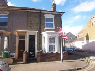 2 bedroom house in SHEERNESS