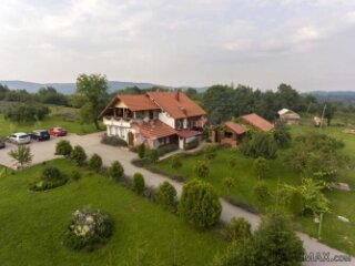 IMANJE KUĆE POMOĆNI OBJEKTI I ZEMLJA 10000 M2