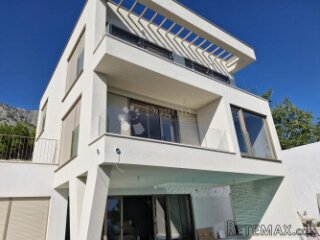 MEDITERANSKI RAJ, LUKSUZNA VILA S BAZENOM I PANORAMOM