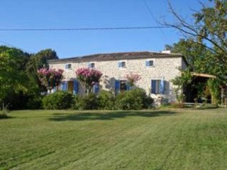 Attractive Stone House With 5 Bedrooms..
